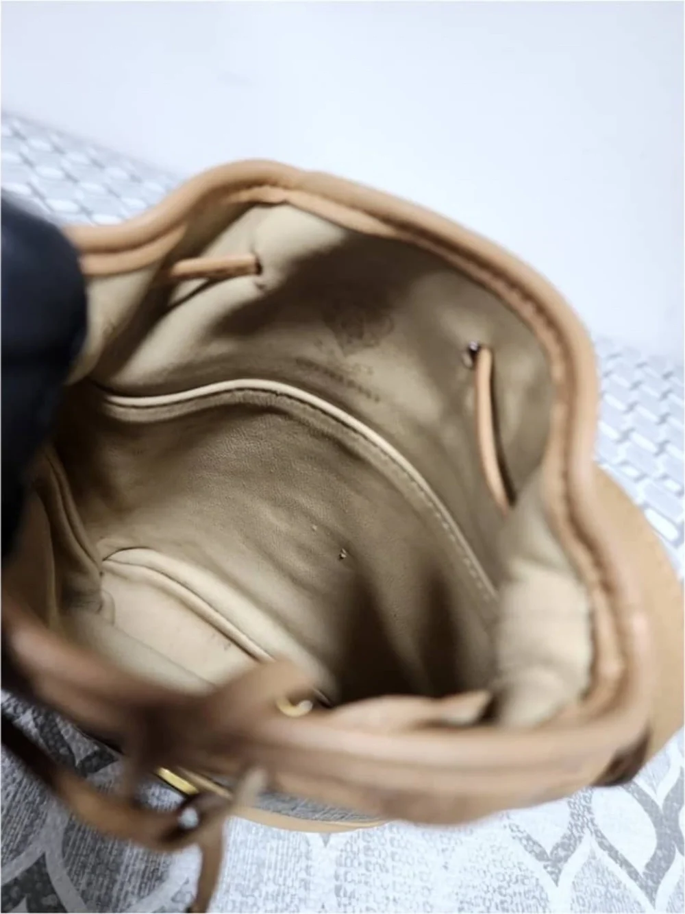 Authentic GUCCI Vintage Monogram Canvas Mini Drawstring Bucket Bag Brown/Beige - Picture 11 of 13